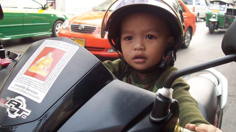 Bébé motard : les précautions essentielles !